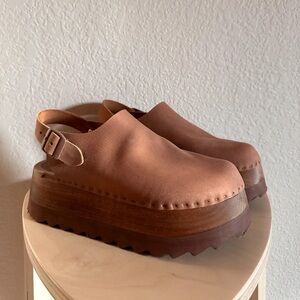 **IN SEARCH OF** Bryr Tegan Clog in Cocoa